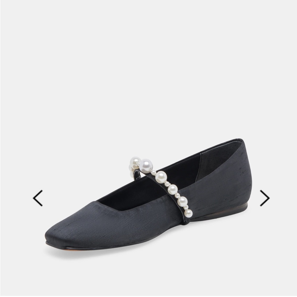 *NEVER WORN* Dolce Vita Roxana pearl flats